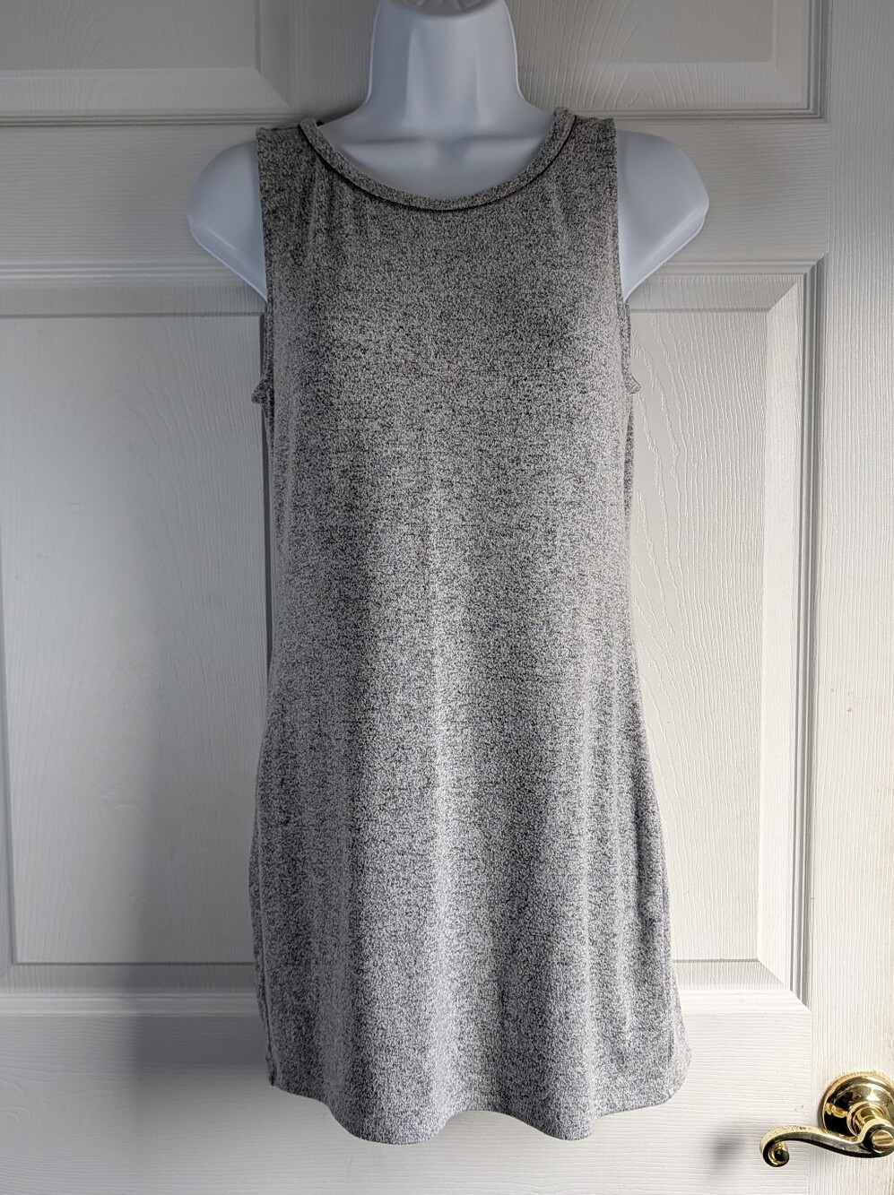 XS White House Black Market Gray Sleeveless Knit Tank